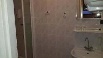 Фото номера Трехместный номер Мотели Motel Domek Myśliwski г. Bobolice 2