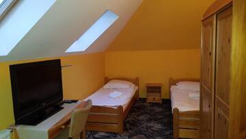 Фото номера Небольшой двухместный номер с 2 отдельными кроватями Мотели Motel Domek Myśliwski г. Bobolice 7